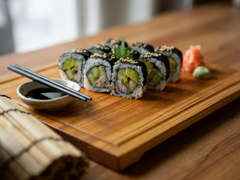 awokado i marchewka do sushi