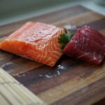 sushi z surową rybą i ryżem
